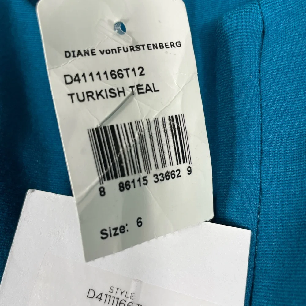 Diane Von Furstenberg Saturn Teal Short Sleeve Sheath Dress.
